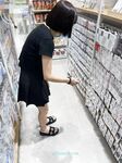 真實亂倫紀實！老色胚舅舅和外甥女亂倫，妹子是個可愛蘿莉，把她灌醉 操她，外甥女被他操吐了